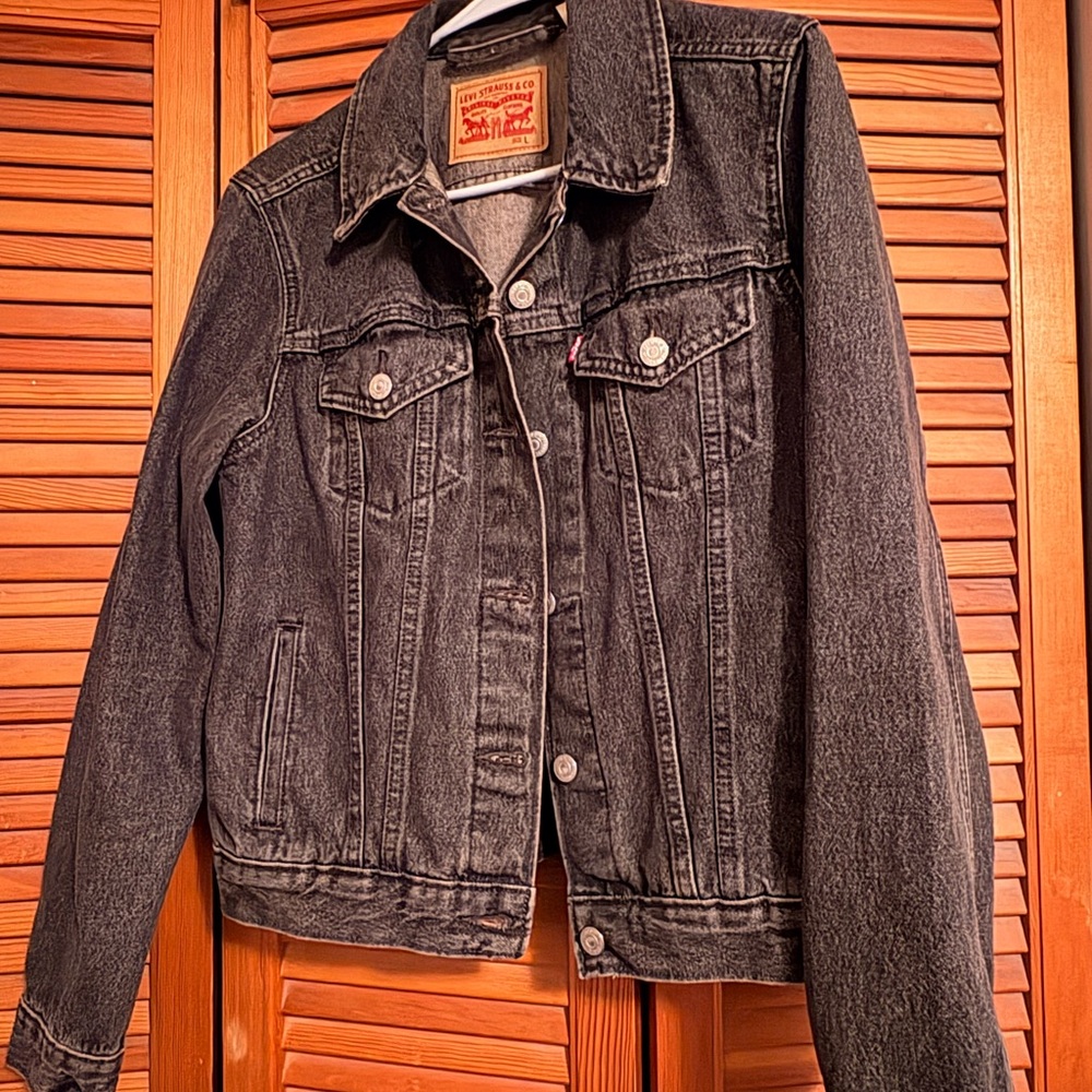Levi's Denim Jacket (Women’s)
